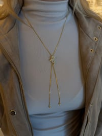 Marka Model Gold Yılan Sembollü Y Kolye 