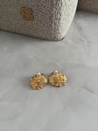 Marka Model İstiridye Desen Beyaz İncili Küpe
