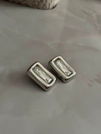 Marka Model Silver Taş Detay Küpe