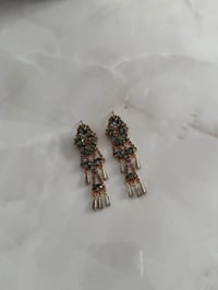 Marka Model Yeşil Taşlı Sallantılı Küpe