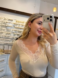 Özel Seri 14k Gold Kıkırdak Birleşimli Kuzey Yıldızı Sallantılı Zincir Küpe 
