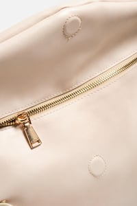 CHARM DETAYLI OMUZ ÇANTA
