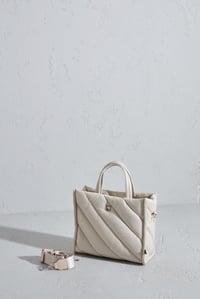 Jane Stnly Suni Deri Puff Kapitone Dikişli Kolon Askılı El ve Omuz Çantası