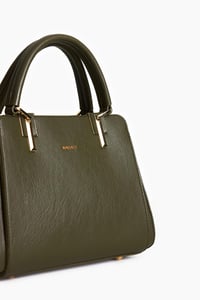 SARACH GOLD AKSESUAR DETAYLI EL ÇANTA