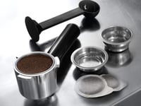  Mutfak Aletleri Delonghi DELONGHIEC685.M Distribütör  Delonghi EC685.M Dedica Espresso ve Kahve Makinesi Inox