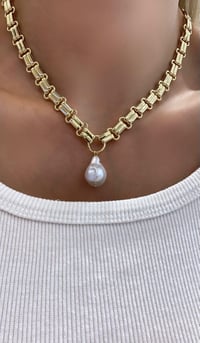 Goldie Pearl Kolye