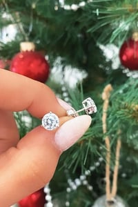 İthal Vip Seri Mozanite 3 Tırnaklı Miny Tektaş Küpe