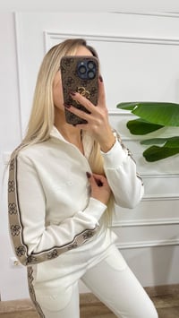 GUE EŞOFMAN TAKIMI