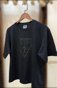 Gue Siyah Baskı Detaylı Tshirt