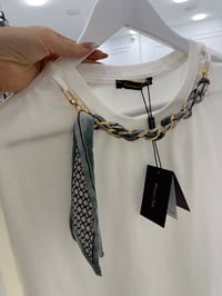 Massi Fular Detaylı Beyaz Tshirt