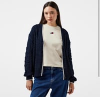 TOM LACİVERT HIRKA