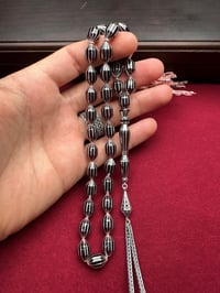 Kapsül Model Gümüş Yarma İşlemeli Ateş Kehribar Tesbih