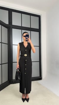Siyah Kuşaklı Gold Düğme Detaylı Premium Elbise GAUS-01448GAUSELBİSEGAUS-01448