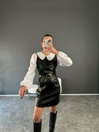 Siyah Bebe Yaka Deri Kemerli Elbise GausELBİSEGU004035