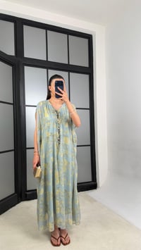 Çok Renkli Ayarlanabilir Askılı Beli Lastikli Astarlı Çiçek Desenli Tasarım Elbise GAUS-01501GAUSELBİSEGAUS-01501