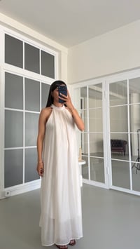 Krem Halter Yaka Dantel Detaylı Astarlı Elbise GAUS-01710GAUSELBİSEGAUS-01710