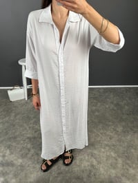 Beyaz Premium Salaş Yırtmaçlı Düğmeli Elbise GausELBİSEGU008067