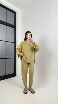 Haki V Yaka Cepli Gömlek Beli Lastikli Pantolon İkili Müslin Takım Gaus00373GausTAKIMGU1001873
