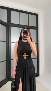 Siyah Gold Toka Detaylı Yırtmaçlı Premium Elbise GAUS-01530GAUSELBİSEGAUS-01530