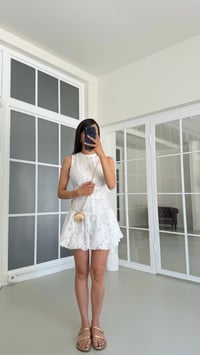 Beyaz Çiçek Brodeli İPKYL Premium Mini Elbise GAUS-01734GAUSELBİSEGAUS-01734