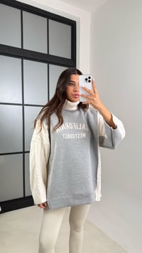 Gri California Yazılı Örgü Detaylı Kazak GAUS-00560GAUS الكنزات GAUS-00560