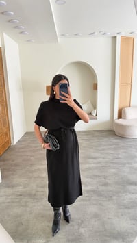 Siyah Kuşaklı Triko Midi Elbise GAUS-01169GAUSELBİSEGAUS-01169