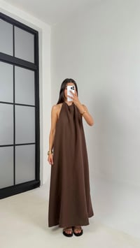 Acı Kahve Boyundan Bağlamalı Müslin Elbise Gaus00588GausELBİSEGU1002375