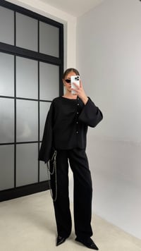 Siyah Asimetrik Yaka Yan Düğme Detaylı Gömlek Beli Lastikli Pantolon Tensel Takım GAUS-01163GAUSTAKIMGAUS-01163