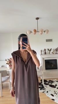 Kahve Kapüşonlu Cepli Muadil Elbise GAUS-01630GAUSELBİSEGAUS-01630