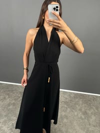 Aren Siyah Boyundan Geçirmeli Uzun Keten Elbise GausELBİSEGU008788