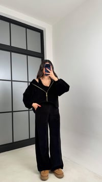 Siyah Kapüşonlu Hırka Crop Beli Lastikli Pantolon 3'lü Kadife Takım GAUS-00875GAUSTAKIMGAUS-00875