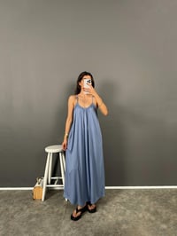 İlya İndigo Mavi Oysh Modal Kumaş Cepli Askılı Rahat ElbiseGausELBİSEGU008821