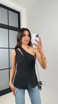 Siyah Düğmeli Asimetrik Yaka Astarlı Yelek Gaus00649GausYELEKGU1002508