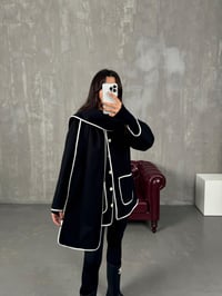 Tate Siyah Beyaz Şeritli Atkı Detaylı Tasarım Kaşe CeketGausCEKETGU00903780
