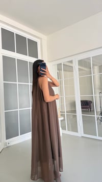 Kahve Halter Yaka Dantel Detaylı Astarlı Elbise GAUS-01710GAUSELBİSEGAUS-01710