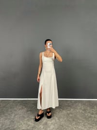  Uxor Taş Askılı Yırtmaçlı Uzun ZR Model Keten ElbiseGausELBİSEGU008663