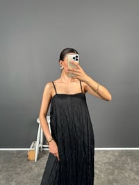 MD Siyah Askılı Kırışık Uzun Astarlı ElbiseGausELBİSEGU008646