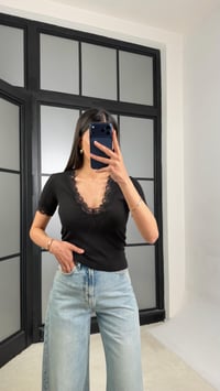Siyah Dantel Detaylı Triko Bluz GAUS-01409GAUSBLUZGAUS-01409
