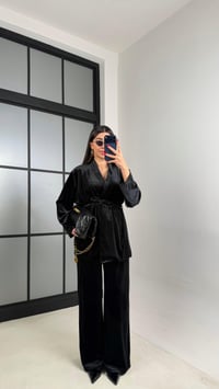 Siyah Kuşaklı Kimono Beli Lastikli Pantolon İkili Kadife Takım GAUS-01015GAUSTAKIMGAUS-01015