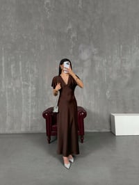 Kahve V Yaka Saten Elbise Gaus00125GausELBİSEGU1001284