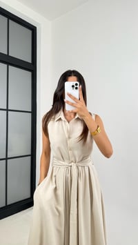 Taş Sıfır Kol Önü Düğmeli Kuşaklı Elbise GAUS-0051GAUSELBİSEGAUS-0051