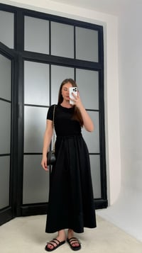 Siyah Kısa Kol Beli Lastikli Basic Elbise GAUS-01258GAUSELBİSEGAUS-01258