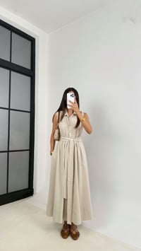 Taş Sıfır Kol Önü Düğmeli Kuşaklı Elbise GAUS-0051GAUSELBİSEGAUS-0051