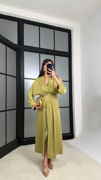 Açık Yeşil Kuşaklı Yırtmaçlı Premium Saten Elbise GAUS-01240GAUSELBİSEGAUS-01240