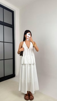 Beyaz V Yaka Sırt Dekolteli Bluz Beli Lastikli Etek Kırışık Tencel Kumaş Takım GAUS-0039GAUSTAKIMGAUS-0039