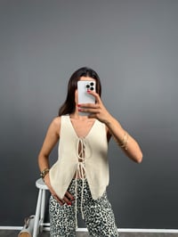 MD Taş Önden İp Bağlamalı Triko Örme YelekGausYELEKGU008898