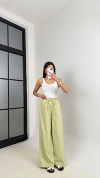 Yeşil Beli Lastikli Çizgili Paraşüt Kumaş Pantolon Gaus00499GausPANTOLONGU1002170