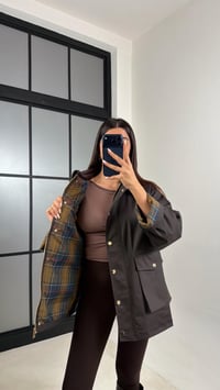 Acı Kahve Kadife Yaka Mumlu Görünümlü Cepli Parka GAUS-00609GAUSCEKETGAUS-00609