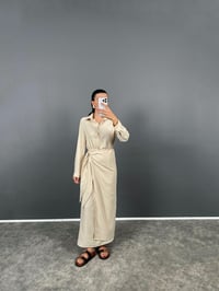 Mari Taş Düğmeli Yandan Bağlamalı Uzun ElbiseGausELBİSEGU008659