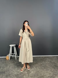 Lelia Taş Kemerli Keten Elbise GausELBİSEGU008280